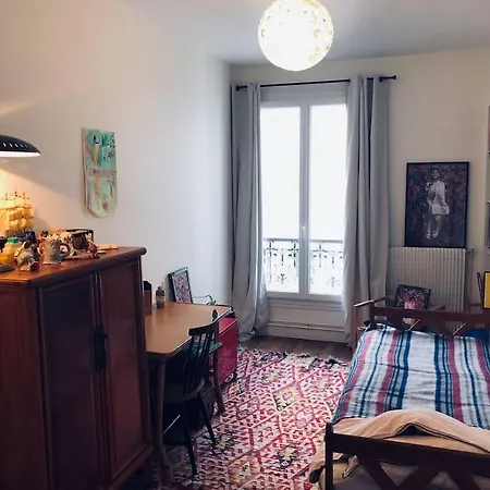 3 Bedrooms Apartment, Parisian Style * Parijs