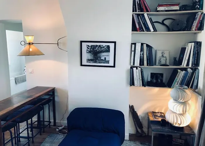 3 Bedrooms Apartment, Parisian Style Daire *