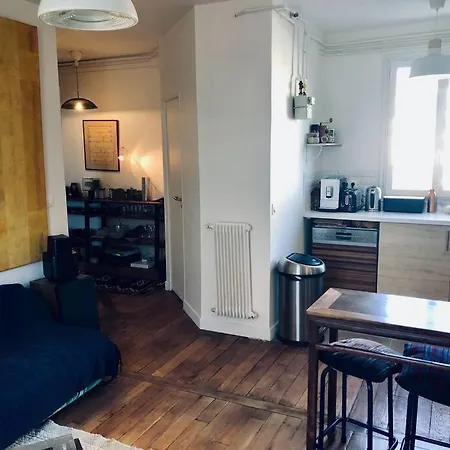 3 Bedrooms Apartment, Parisian Style Parijs
